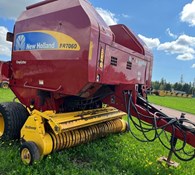 2014 New Holland Roll-Belt™ Round Balers BR7060 Silage Special Thumbnail 2