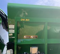 2023 John Deere 600R Thumbnail 7