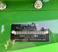 2015 John Deere S680 Thumbnail 22
