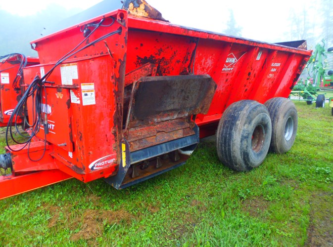 Kuhn Knight 8124 Manure Spreader-Dry/Pull Type For Sale