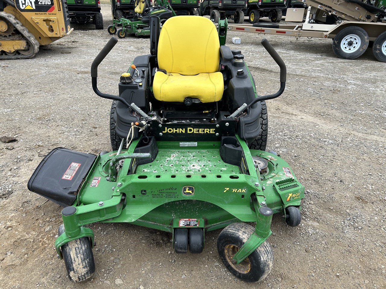 2017 John Deere Z950M Zero Turn Mower برسم البيعHiawatha Kansas