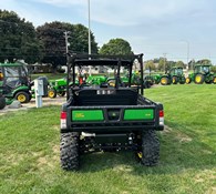 2023 John Deere XUV 835M Thumbnail 2