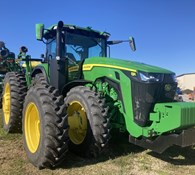 2022 John Deere 8R 310 Thumbnail 2