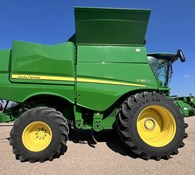 2021 John Deere S780 Thumbnail 2