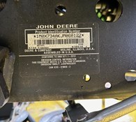 2018 John Deere X734 Thumbnail 5