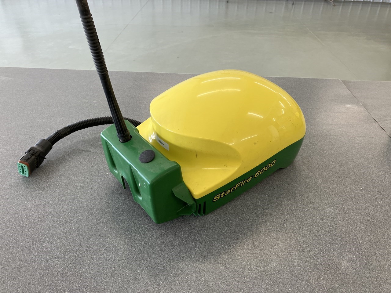 2021 John Deere STARFIRE 6000 RECEIVER W/ SF3 RTK RADIO Precision