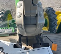 2022 John Deere 8R 250 Thumbnail 44