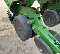 2005 John Deere 1720 Thumbnail 6