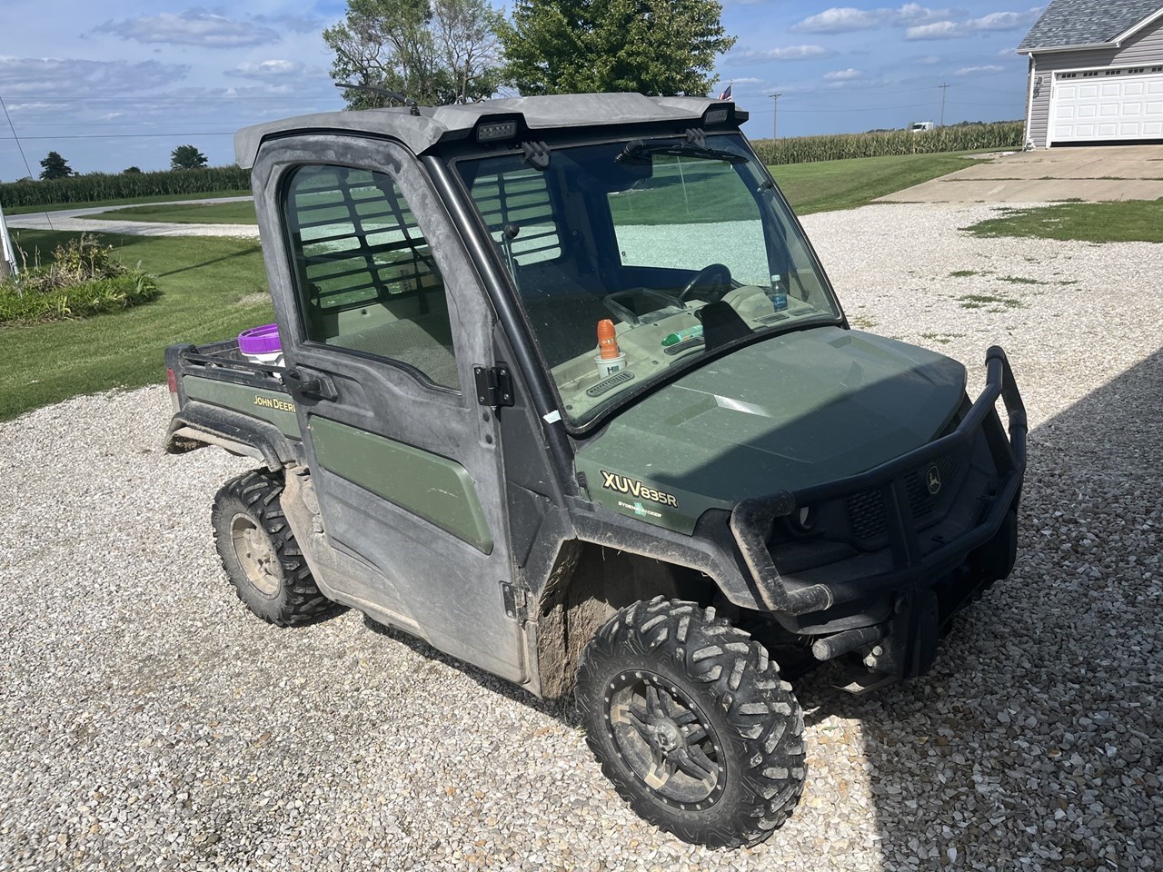 2019 John Deere XUV 835R مركبة صناعية برسم البيعCurryville Missouri