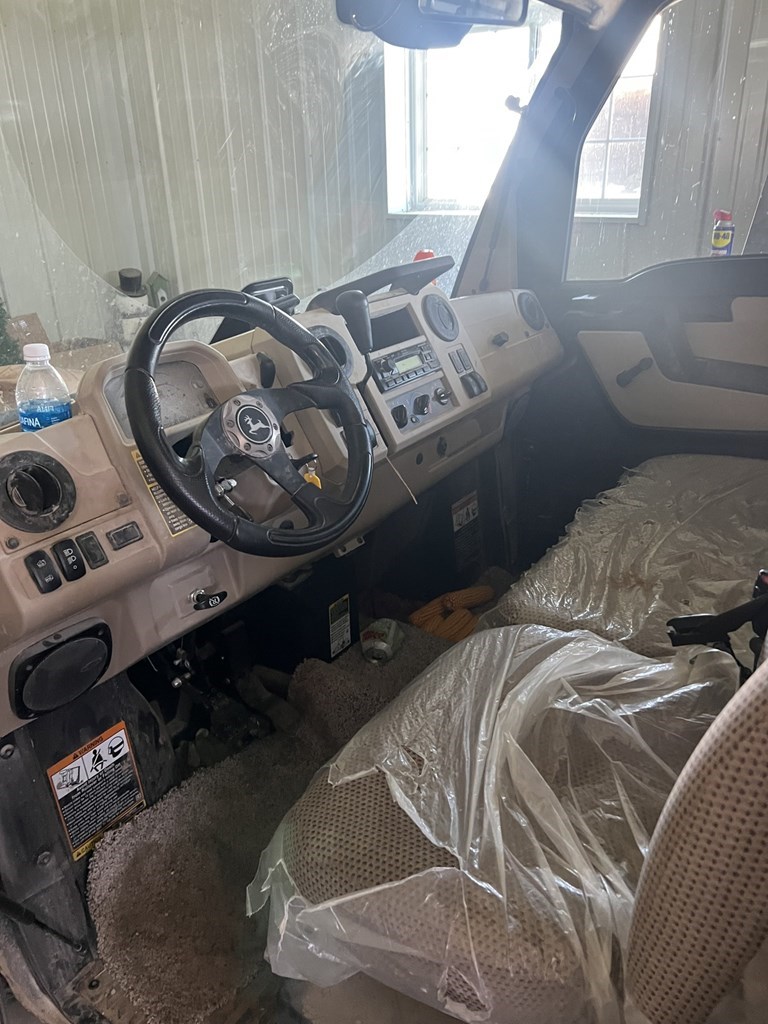 2019 John Deere XUV 835R مركبة صناعية برسم البيعCurryville Missouri