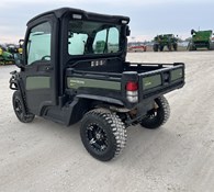 2021 John Deere XUV 835M Thumbnail 4