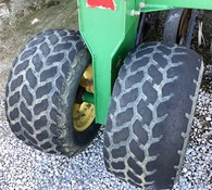 1997 John Deere 1850 Thumbnail 9