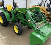 2022 John Deere 3035D Thumbnail 2