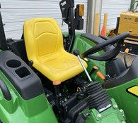 2022 John Deere 3035D Thumbnail 3