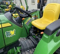 2022 John Deere 3035D Thumbnail 4