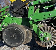 2023 John Deere 1795 Thumbnail 3