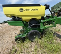 2018 John Deere 1725 Thumbnail 6