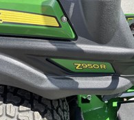 2024 John Deere Z950R Thumbnail 4