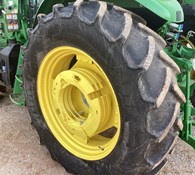 2020 John Deere 6105E Thumbnail 35