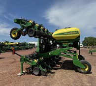 2020 John Deere 1725 CCS Thumbnail 3