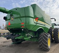 2021 John Deere S780 Thumbnail 2