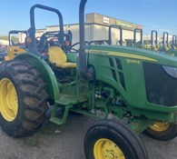 2016 John Deere 5045E Thumbnail 1