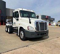 2017 Freightliner CA125DC Thumbnail 3