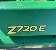 2019 John Deere Z720E Thumbnail 5