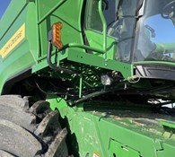 2023 John Deere X9 1100 Thumbnail 32