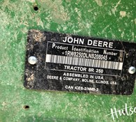 2022 John Deere 8R 250 Thumbnail 13