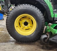 2013 John Deere 1025R Thumbnail 18