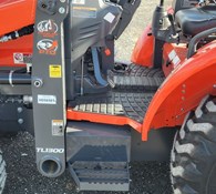 2023 Kubota L47 Thumbnail 6