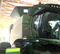 2012 John Deere S680 Thumbnail 2