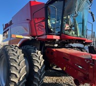 2015 Case IH Axial-Flow® Combines 7240 Thumbnail 3