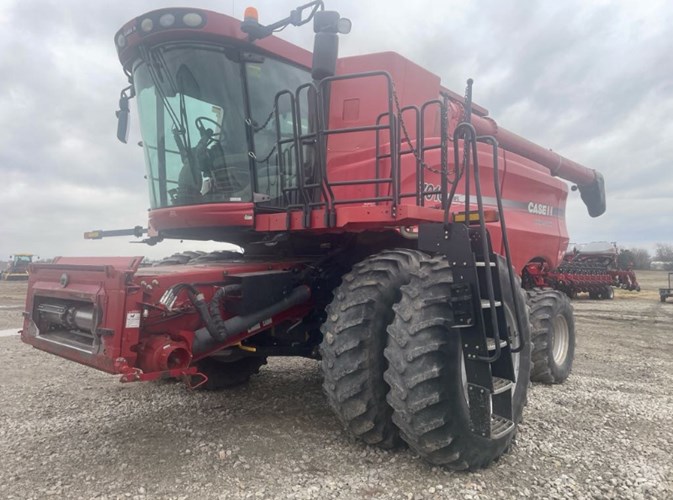 2008 Case IH 7010 Combine For Sale