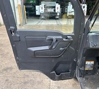 2018 John Deere XUV 835M Thumbnail 11