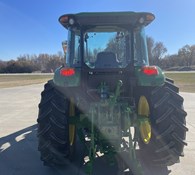 2015 John Deere 6105E Thumbnail 6