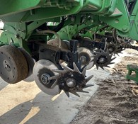 2016 John Deere 1725 CCS Thumbnail 13