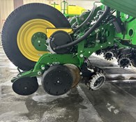 2012 John Deere 1770NT CCS Thumbnail 8