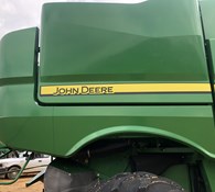 2017 John Deere S680 Thumbnail 10
