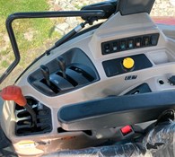 2018 Kubota M7060 Thumbnail 12