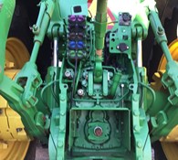 2014 John Deere 8270R Thumbnail 18