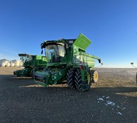 2015 John Deere S690 Thumbnail 1