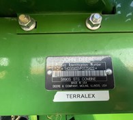 2015 John Deere S690 Thumbnail 45