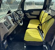 2021 John Deere XUV 835R Thumbnail 11