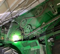 2015 John Deere S680 Thumbnail 12