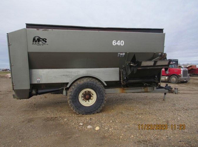 Meyerink Farm Service 640 Feeder Wagon-Portable For Sale