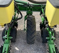 2021 John Deere 1725 Thumbnail 27