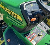 2011 John Deere X724 Thumbnail 9