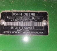 2015 John Deere S670 Thumbnail 2
